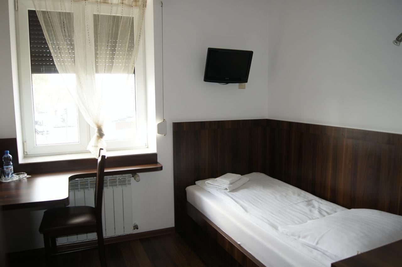 Uslugi Hotelowe A1 Lodź Bagian luar foto